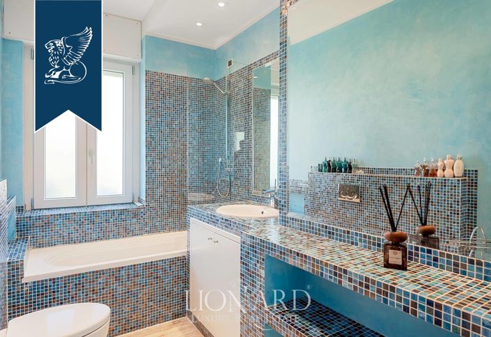 Image No.8-3 Bed Villa for sale