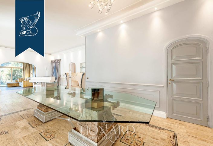 Image No.10-5 Bed Villa for sale