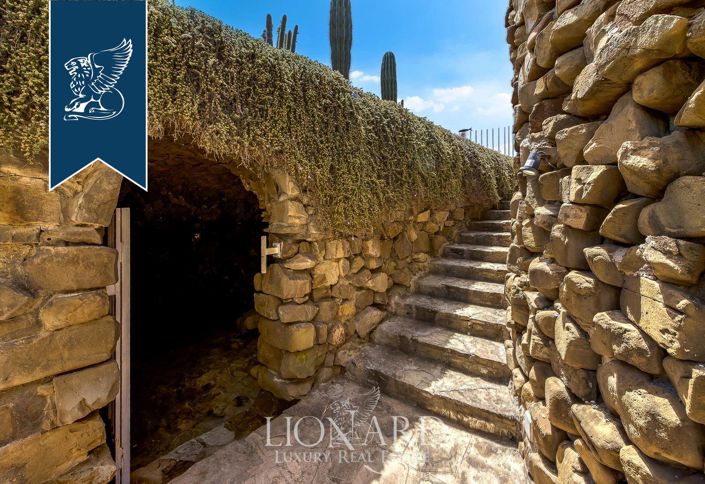 Image No.19-Villa de 9 chambres à vendre à Santa Marinella