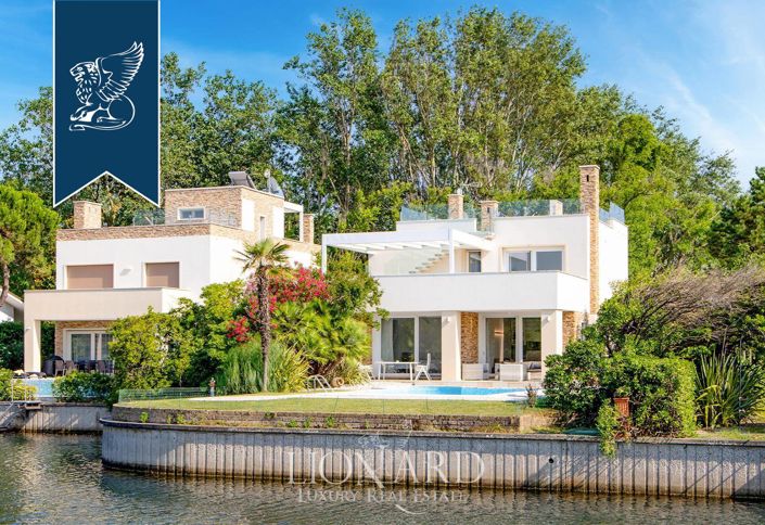 Image No.13-5 Bed Villa for sale