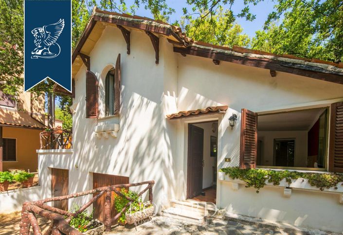 Image No.10-21 Bed Hotel for sale