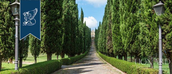 Image No.17-10 Bed Villa for sale