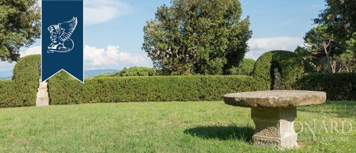 Image No.45-10 Bed Villa for sale