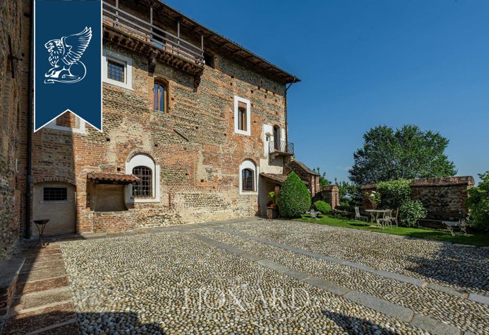 Image No.11-6 Bed Property for sale