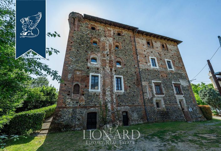 Image No.16-6 Bed Property for sale