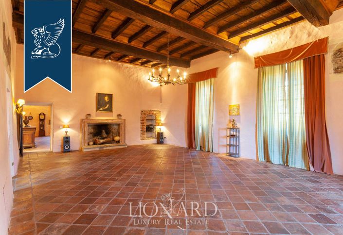 Image No.22-6 Bed Property for sale