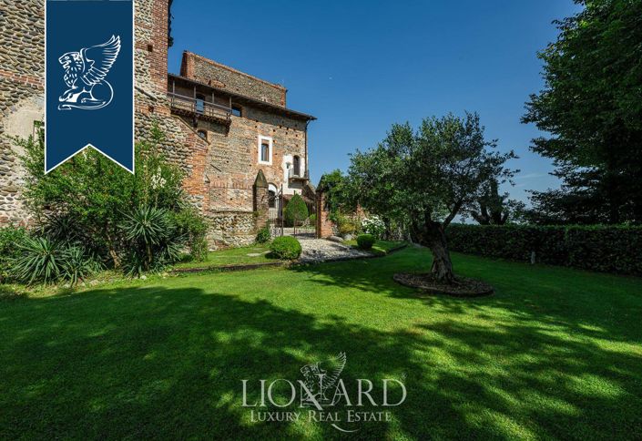 Image No.53-6 Bed Property for sale