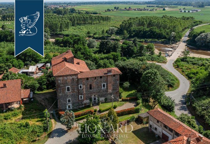 Image No.9-6 Bed Property for sale