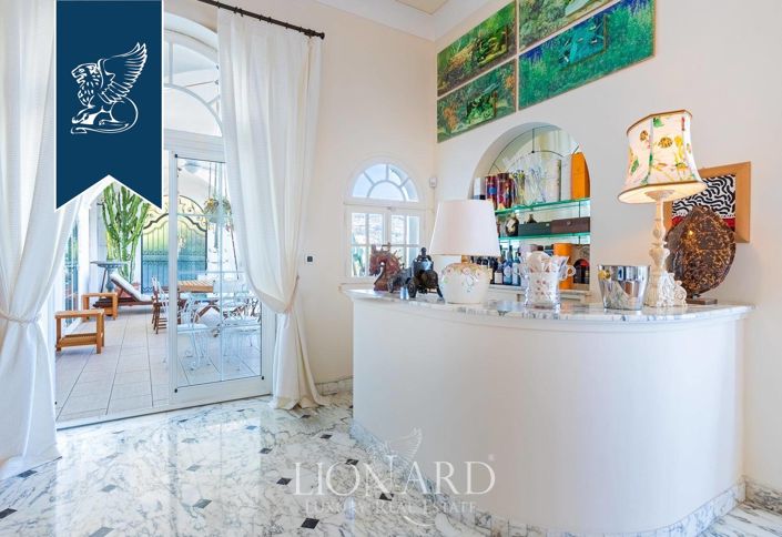 Image No.29-4 Bed Villa for sale