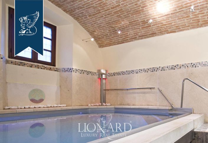 Image No.35-22 Bed Villa for sale