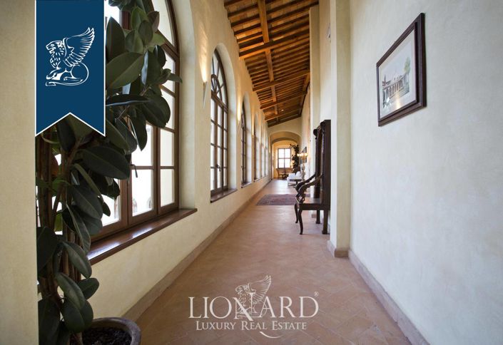 Image No.38-22 Bed Villa for sale