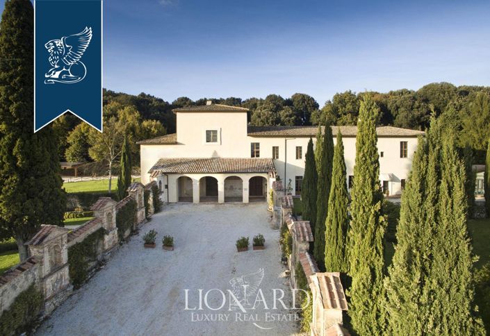 Image No.4-22 Bed Villa for sale