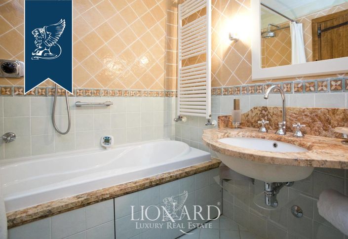 Image No.58-22 Bed Villa for sale