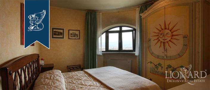 Image No.16-10 Bed Farmhouse for sale