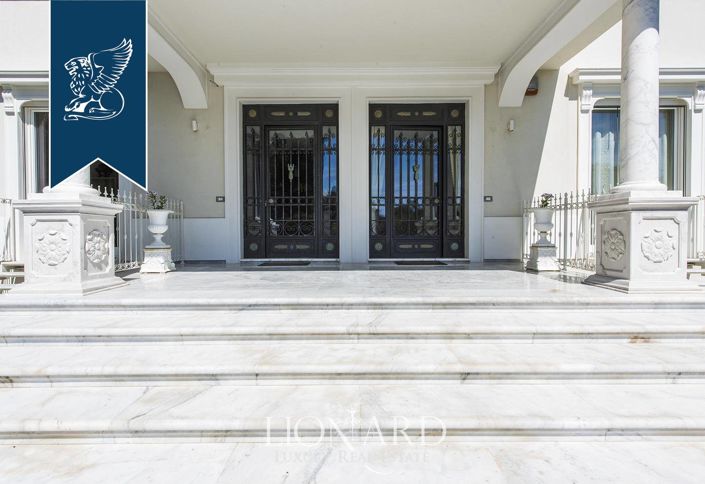 Image No.3-5 Bed Villa for sale