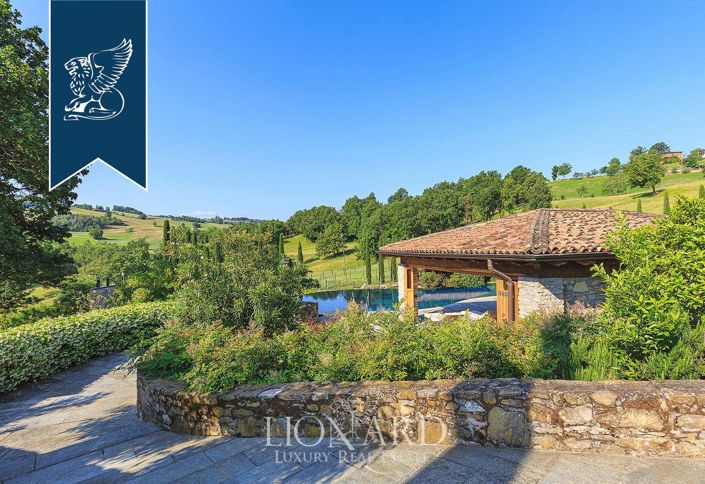 Image No.10-10 Bed Property for sale