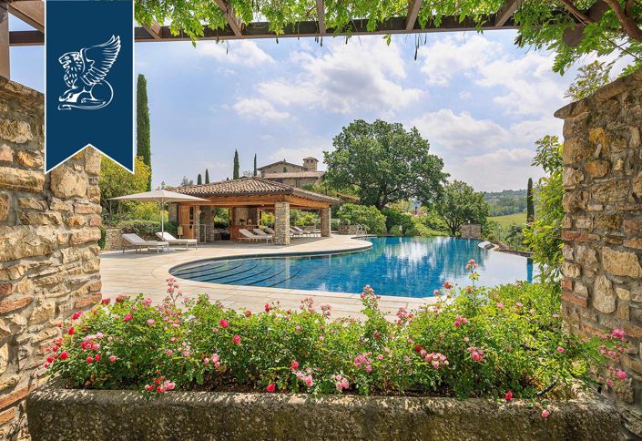 Image No.16-10 Bed Property for sale