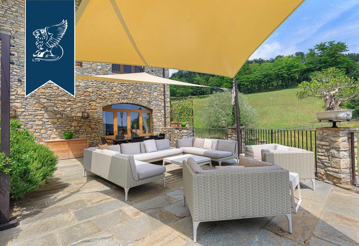 Image No.20-10 Bed Property for sale