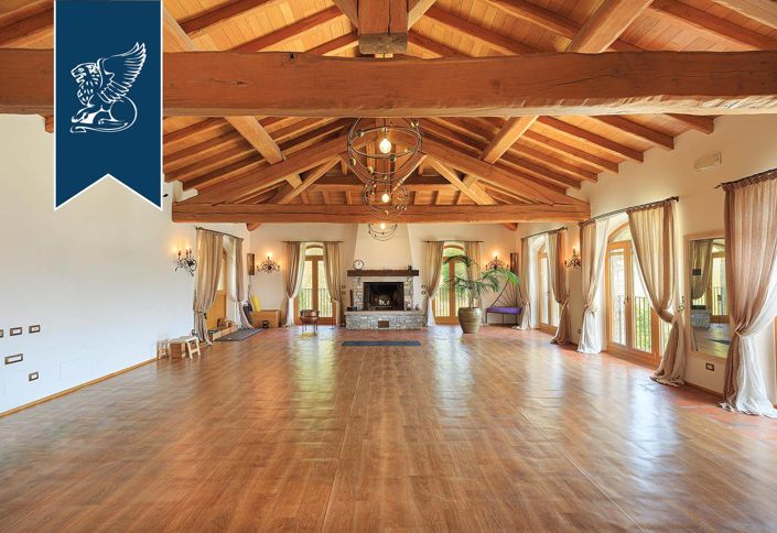 Image No.27-10 Bed Property for sale