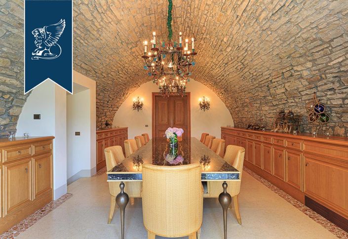 Image No.31-10 Bed Property for sale