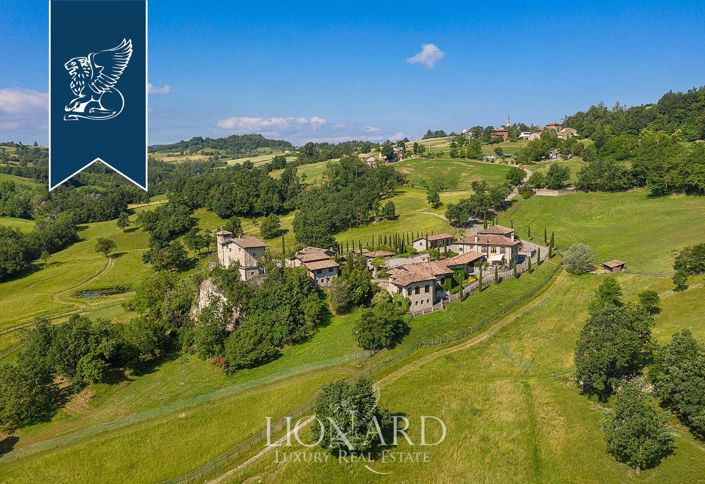 Image No.8-10 Bed Property for sale