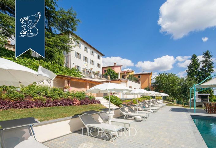 Image No.6-Villa de 7 chambres à vendre à Serravalle di Chienti