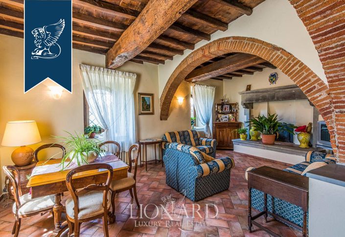 Image No.38-35 Bed Farmhouse for sale