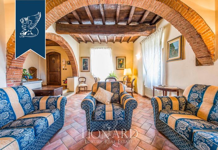 Image No.39-35 Bed Farmhouse for sale