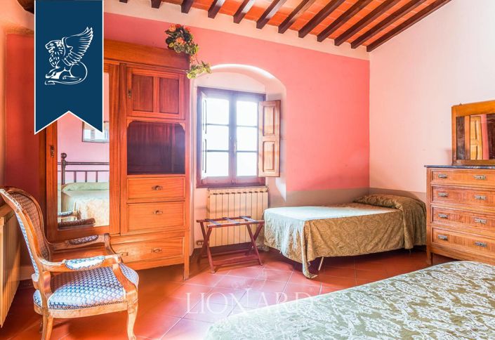 Image No.50-35 Bed Farmhouse for sale