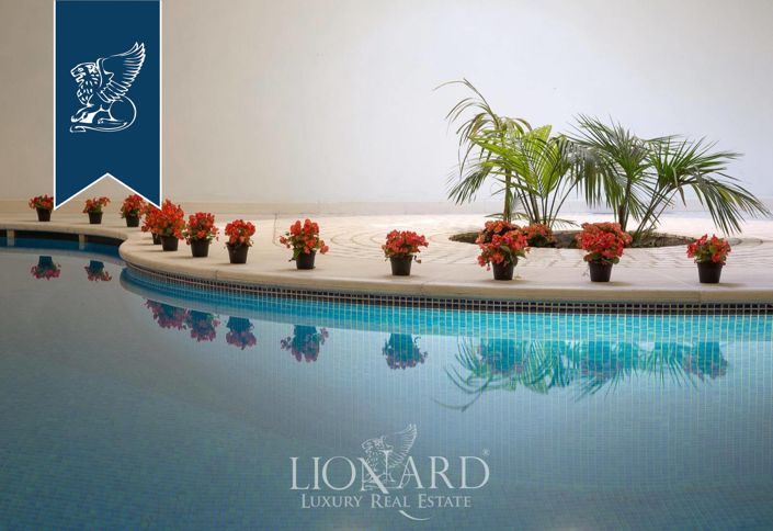 Image No.15-8 Bed Villa for sale