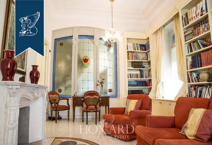 Image No.18-8 Bed Villa for sale