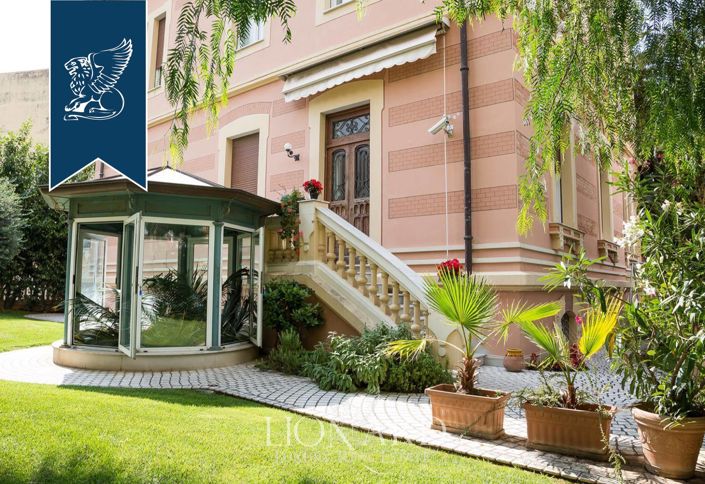 Image No.6-8 Bed Villa for sale