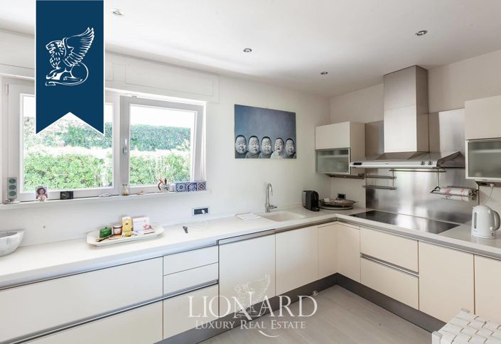 Image No.12-5 Bed Villa for sale