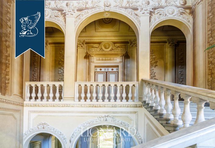 Image No.15-25 Bed Villa for sale