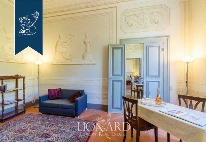 Image No.31-25 Bed Villa for sale