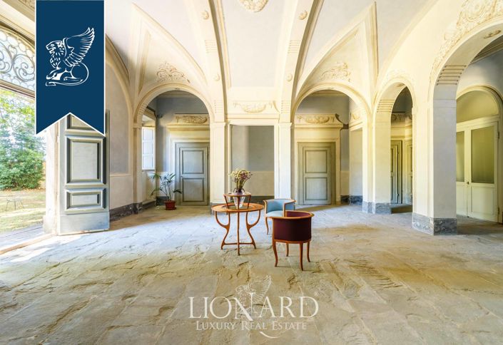 Image No.46-25 Bed Villa for sale