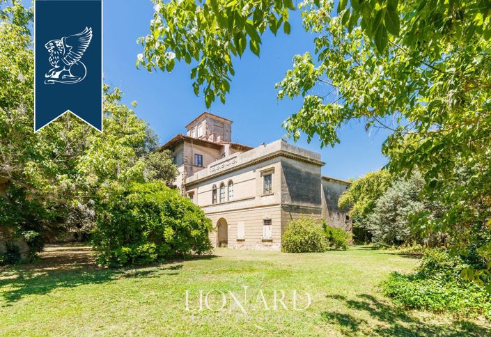 Image No.8-25 Bed Villa for sale