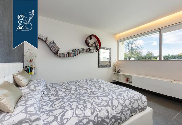 Image No.35-5 Bed Villa for sale