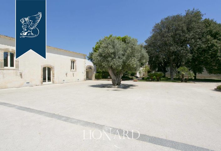 Image No.17-102 Bed Hotel for sale