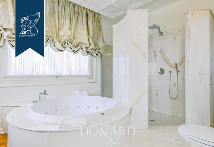 Image No.40-5 Bed Villa for sale