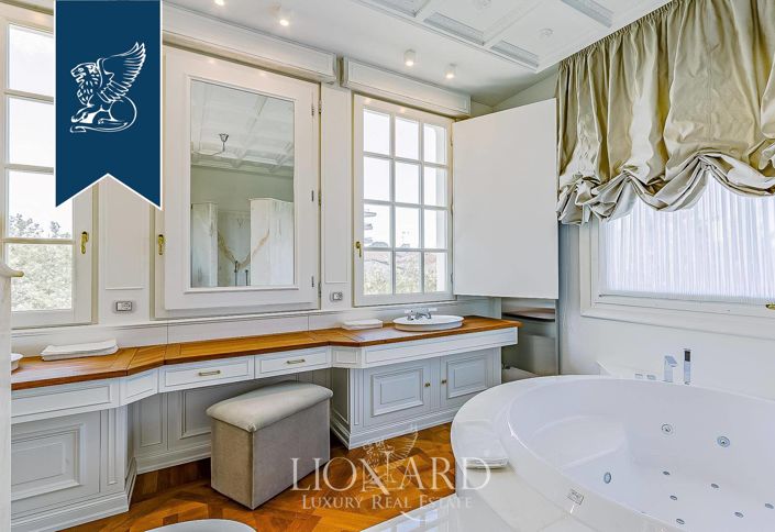 Image No.41-5 Bed Villa for sale