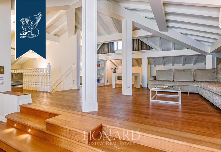 Image No.49-5 Bed Villa for sale