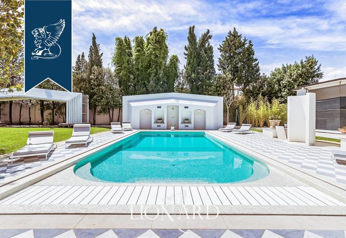 Image No.8-5 Bed Villa for sale