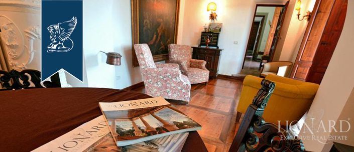 Image No.24-50 Bed Farmhouse for sale