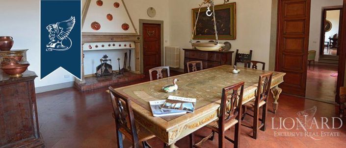 Image No.26-50 Bed Farmhouse for sale