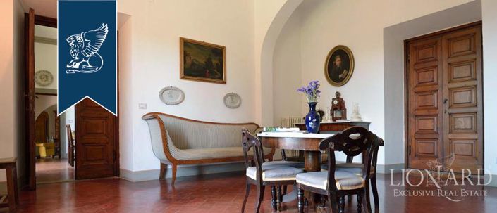 Image No.29-50 Bed Farmhouse for sale