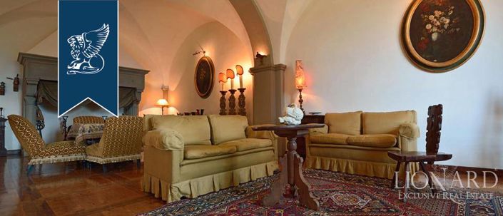 Image No.36-50 Bed Farmhouse for sale