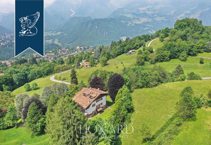 Image No.10-8 Bed Villa for sale