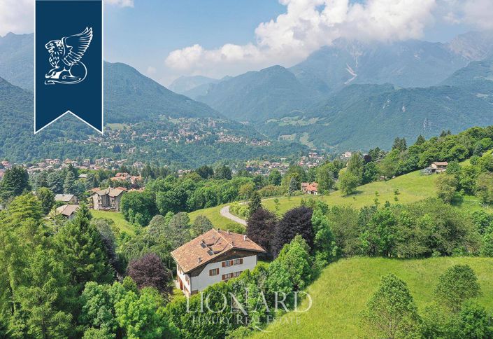 Image No.11-8 Bed Villa for sale