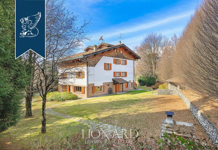 Image No.17-8 Bed Villa for sale